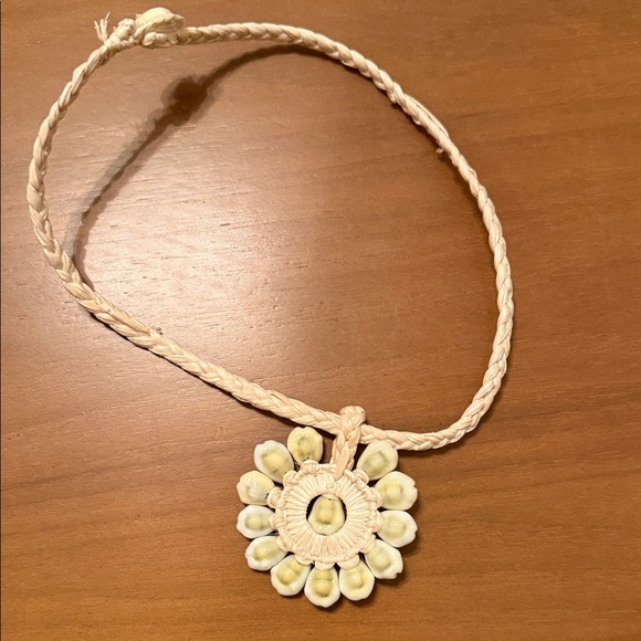 Handmade‎ Shell Jewelry Set - Picture 5 of 8